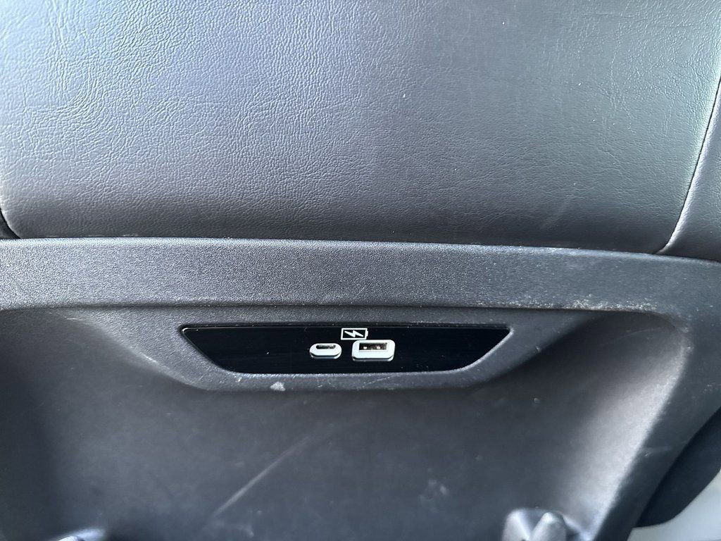 Used 2023 Chrysler Pacifica Touring-L FWD image 25