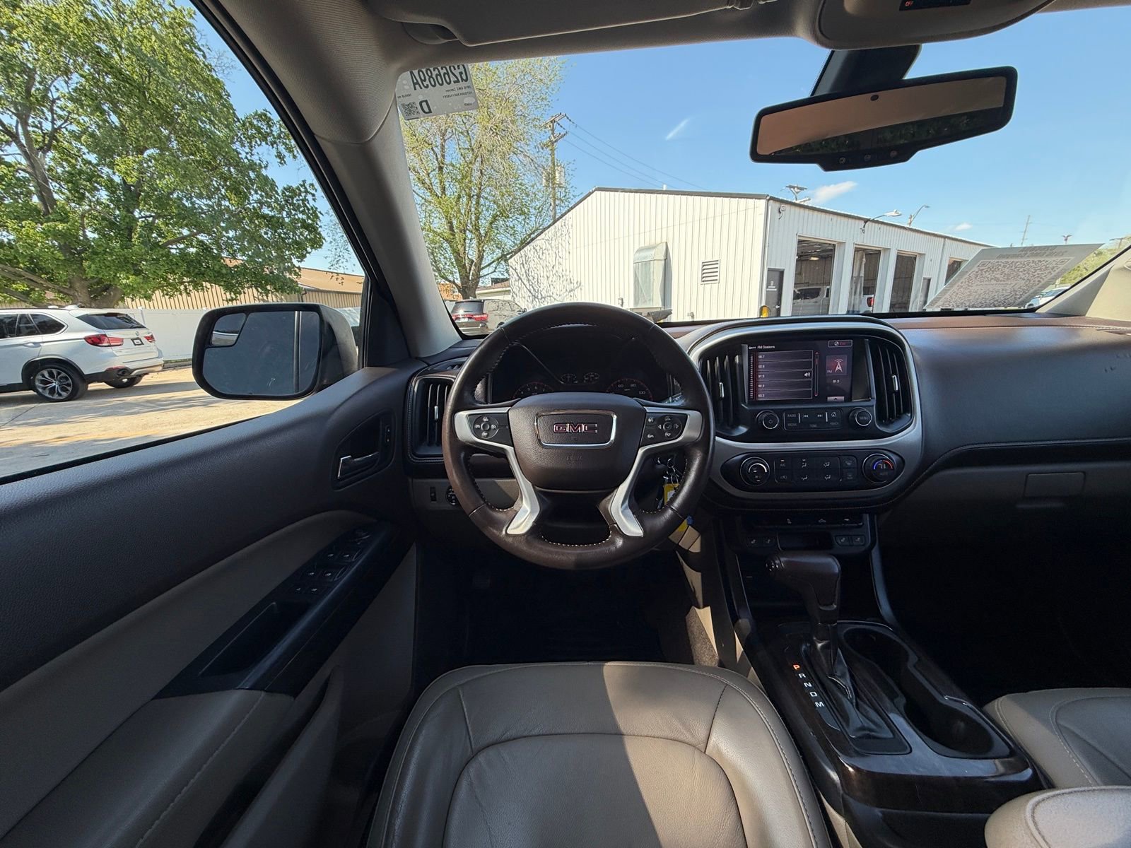 Used 2016 GMC Canyon SLT image 2