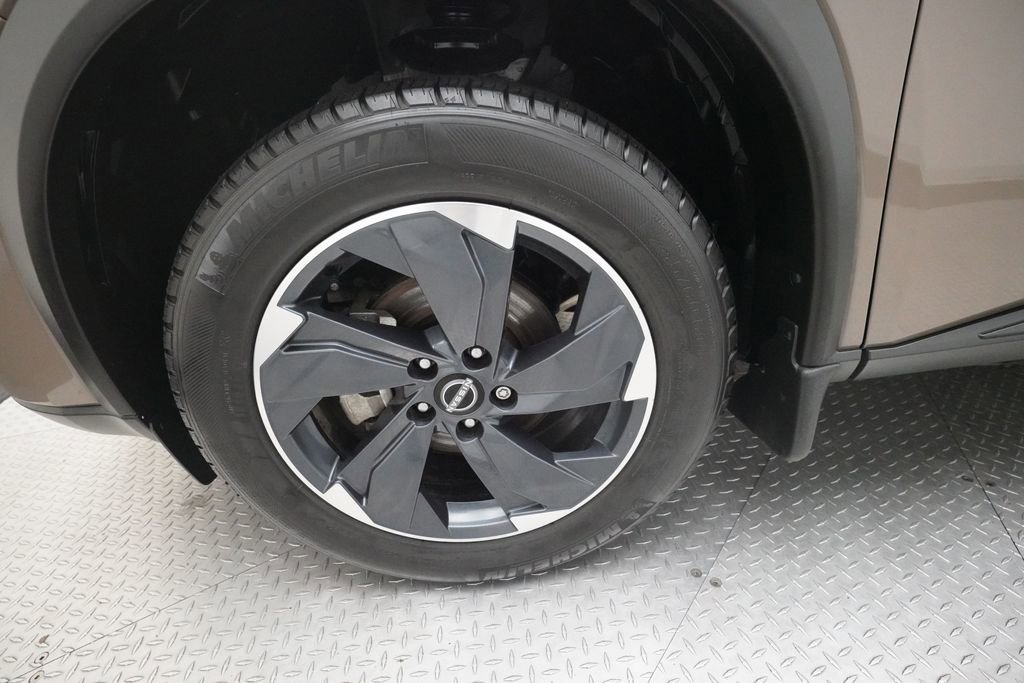 Certified 2024 Nissan Rogue SV w/ SV Premium Package image 27