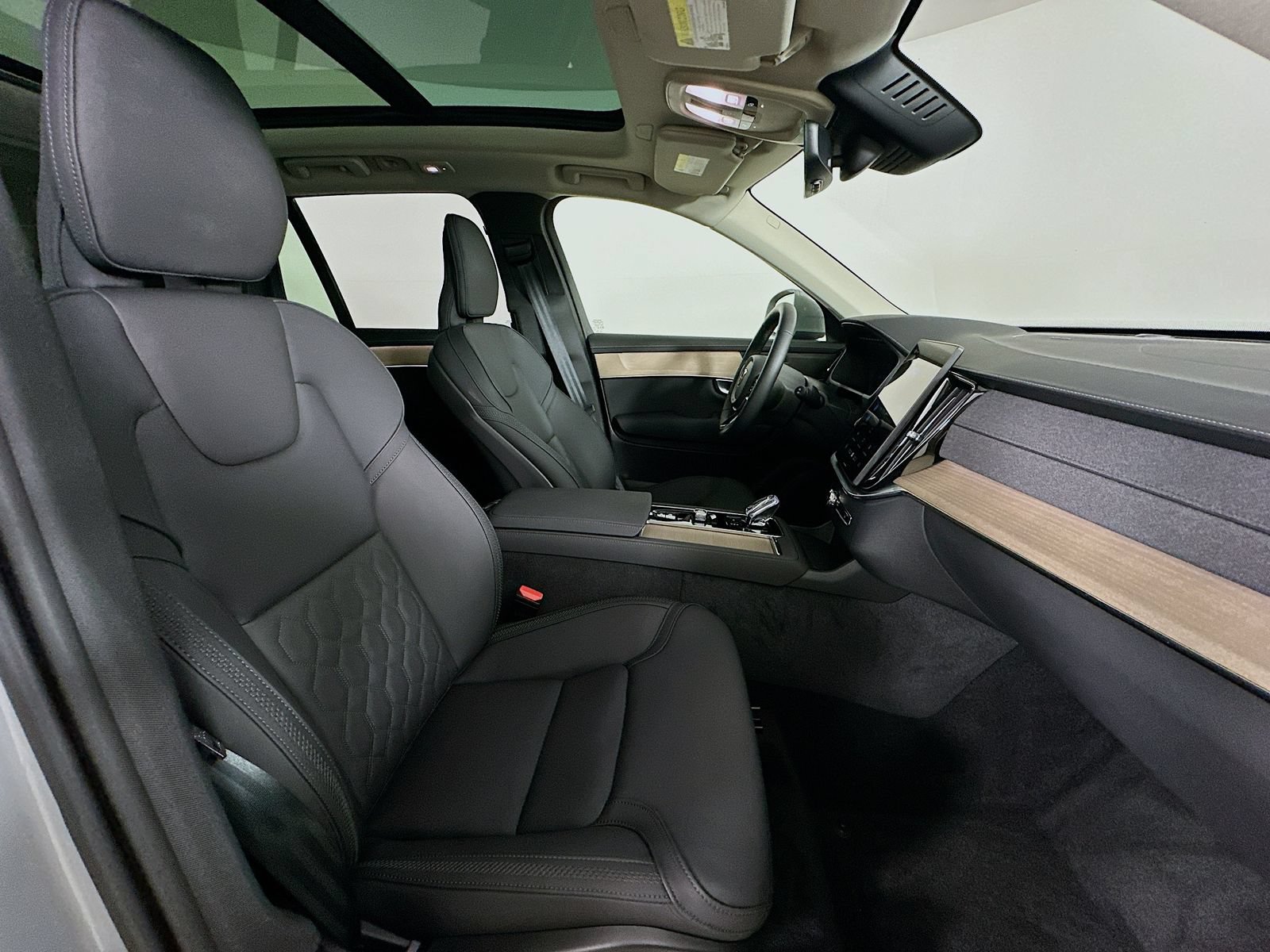 Used 2026 Volvo XC90 B6 Plus AWD/4WD image 43