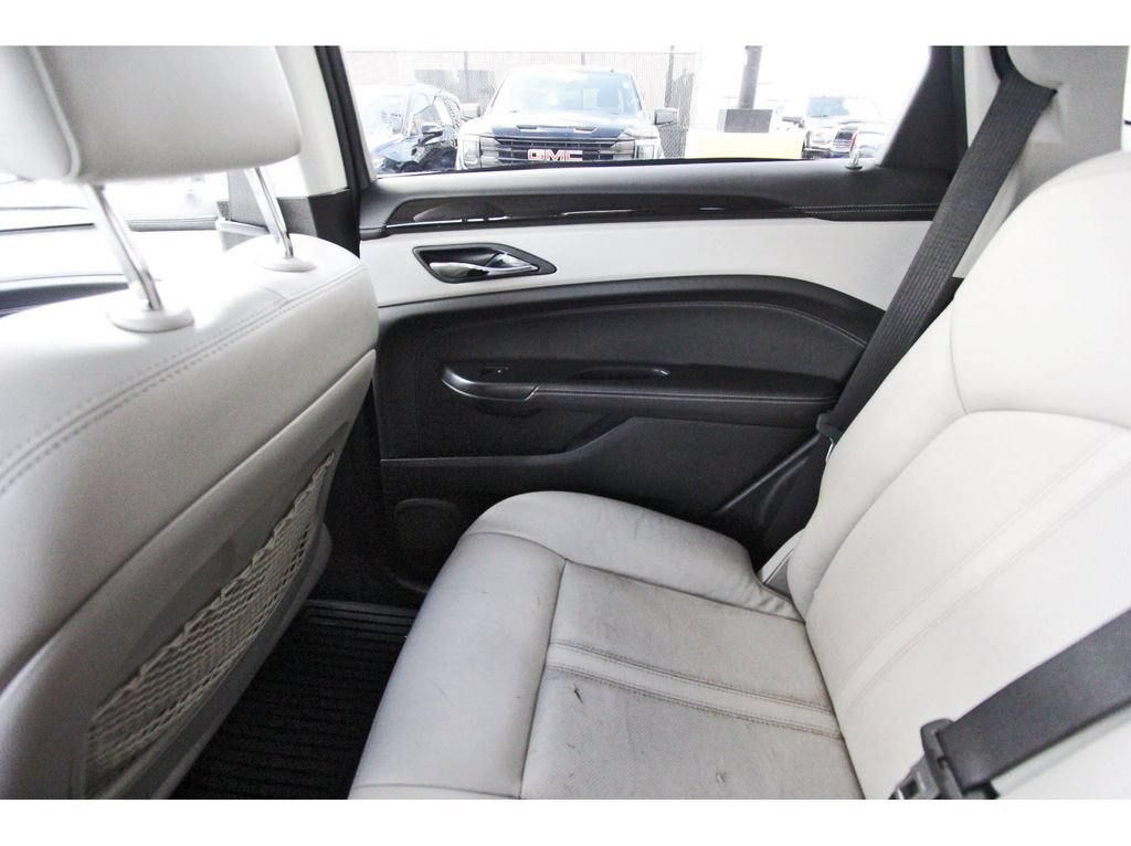 Used 2013 Cadillac SRX Luxury FWD image 12