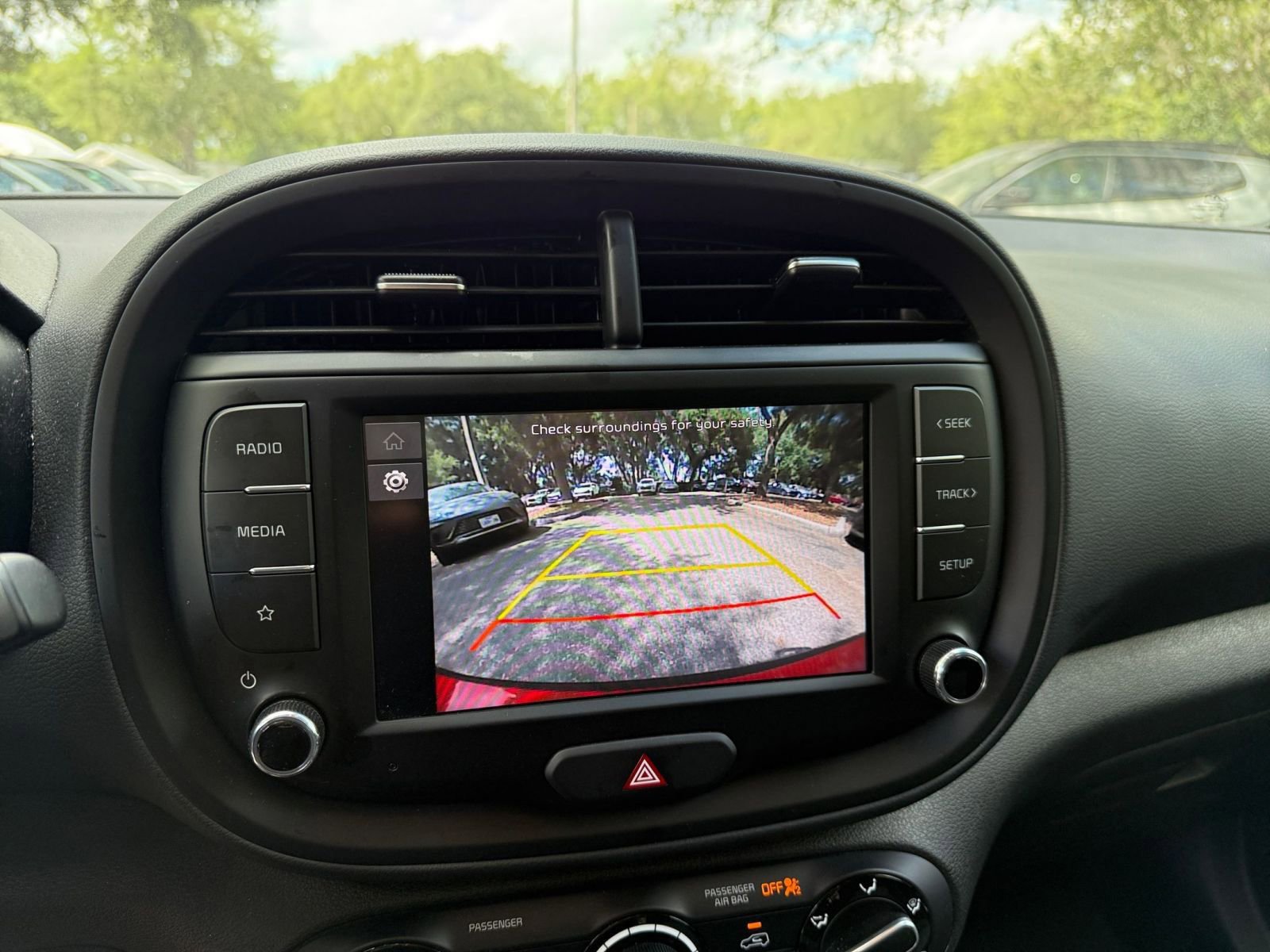 Used 2025 Kia Soul LX w/ LX Technology Package FWD image 33