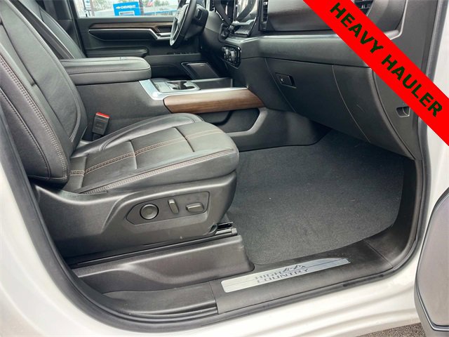 Used 2024 Chevrolet Silverado 3500 High Country w/ High Country Premium Package image 13
