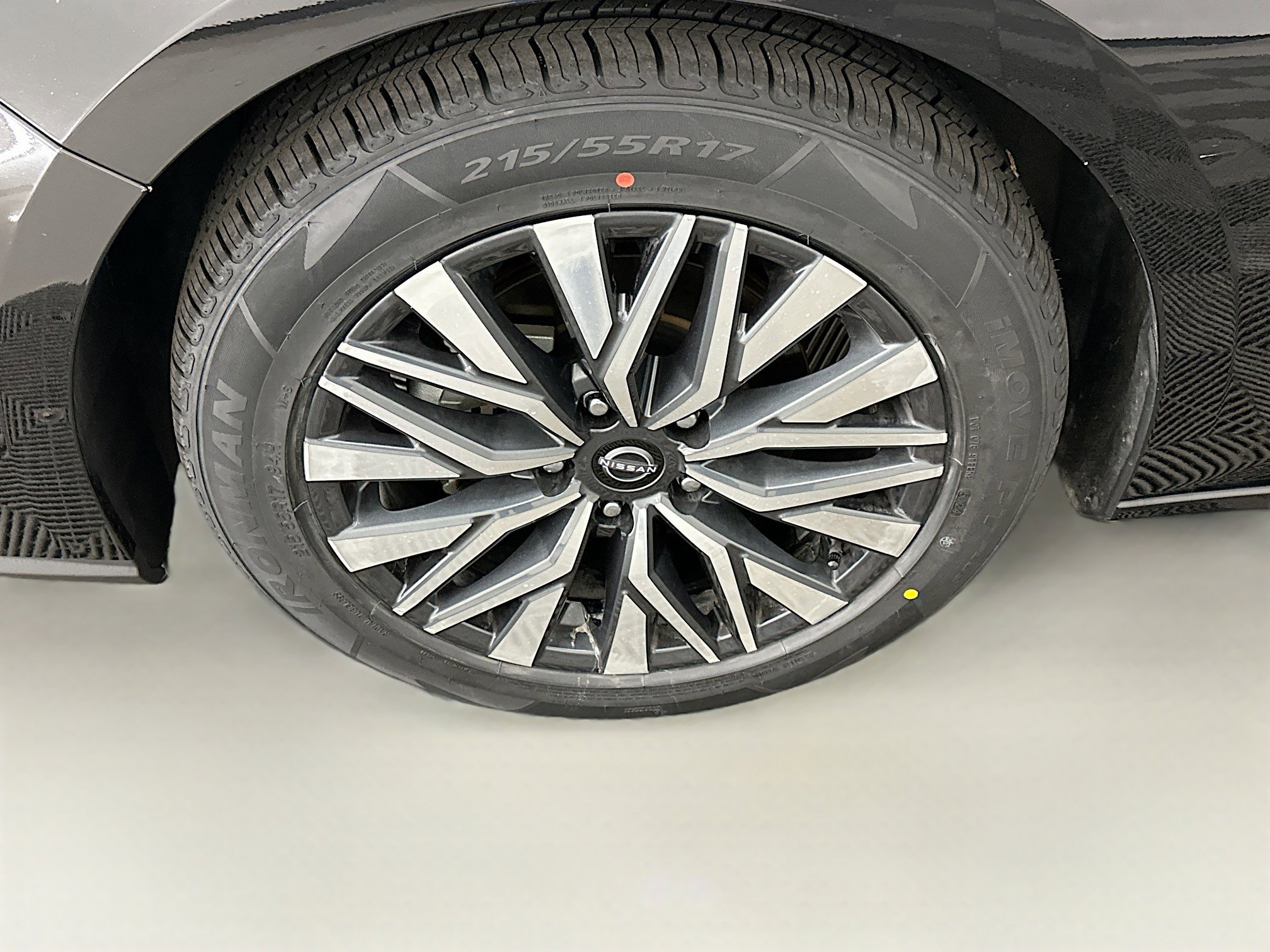 Used 2024 Nissan Altima 2.5 SV image 11