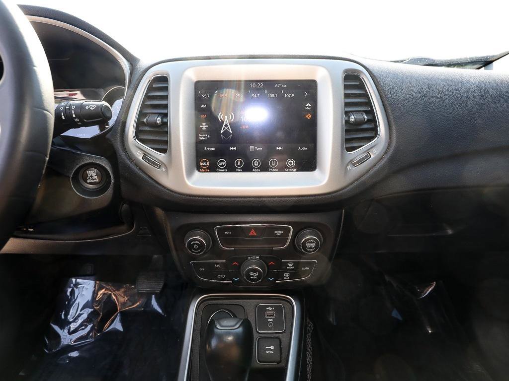 Used 2021 Jeep Compass Latitude w/ Sun and Sound Group AWD/4WD image 15