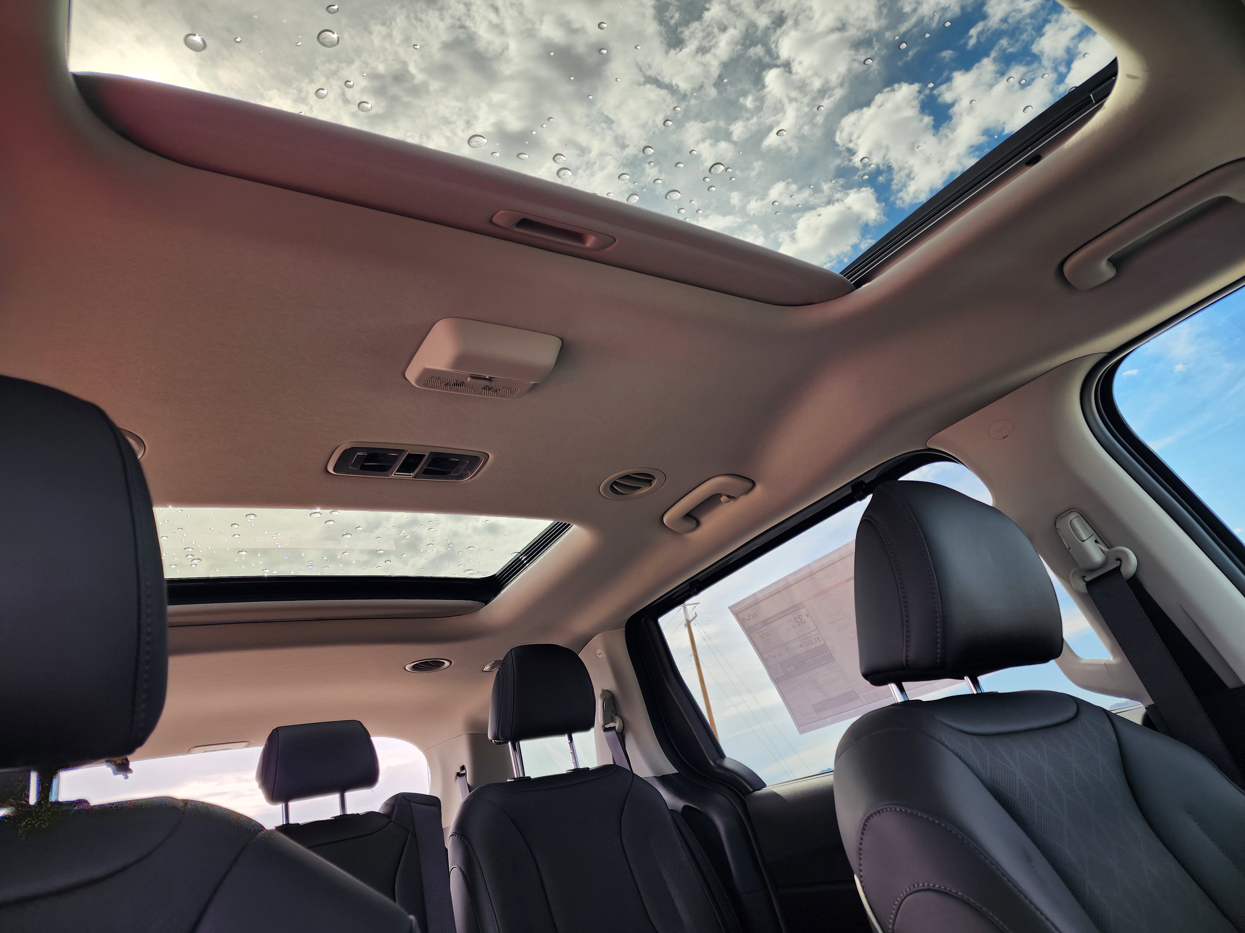 New 2026 Kia Carnival SX image 9