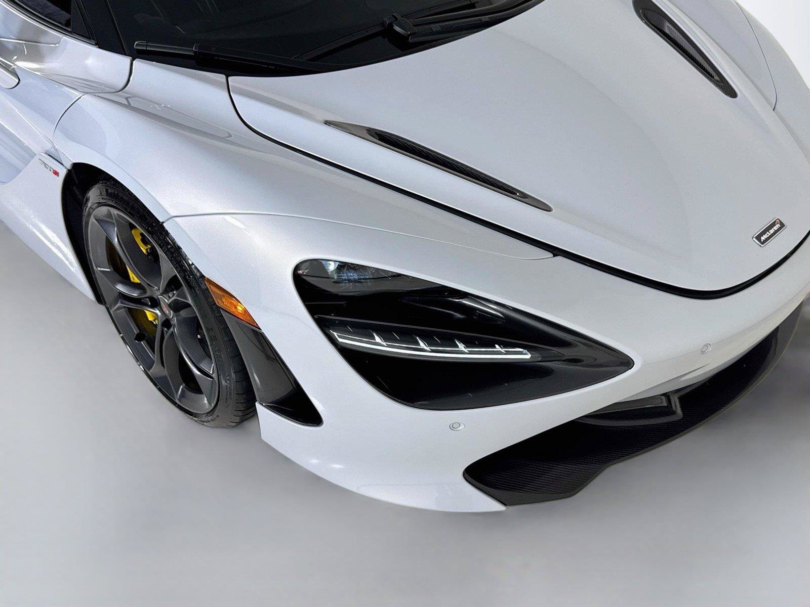 Used 2018 McLaren 720S Performance RWD image 25