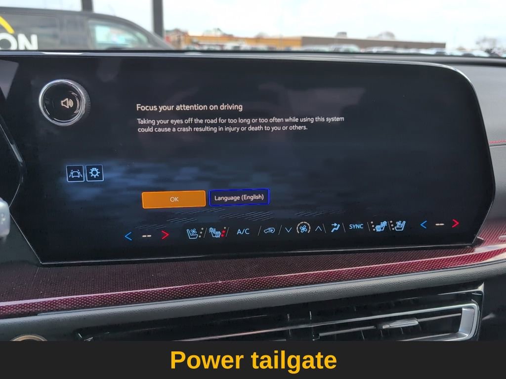 Used 2025 Chevrolet Traverse RS image 22