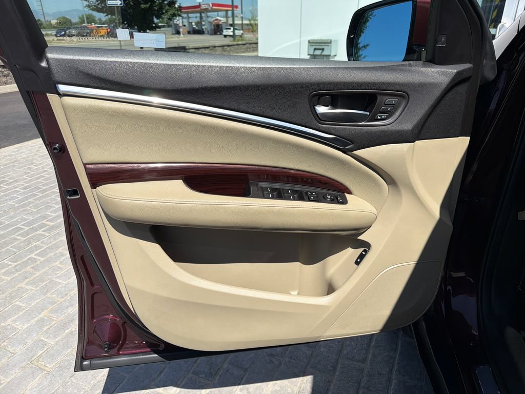 Used 2016 Acura MDX w/ Technology Package AWD/4WD image 10