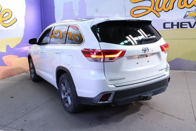 Used 2017 Toyota Highlander Limited image 6