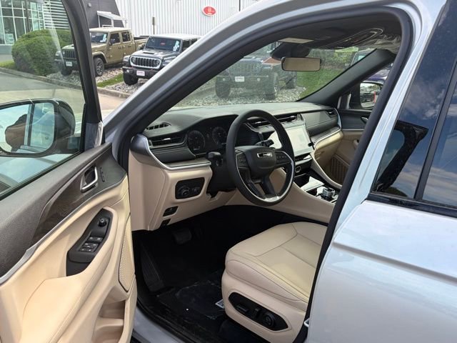 New 2026 Jeep Grand Cherokee Limited AWD/4WD image 15