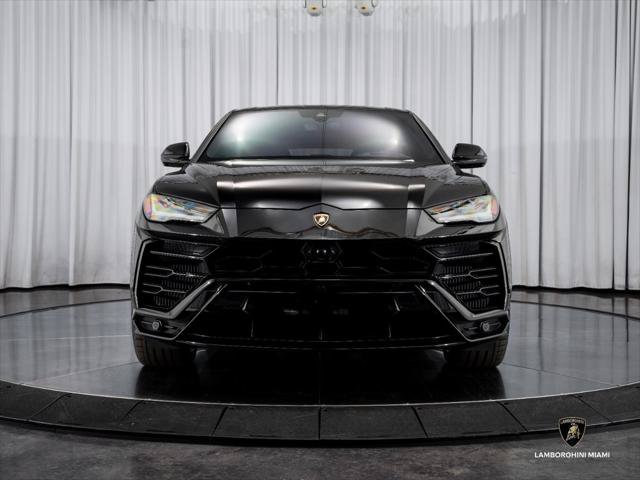 Used 2022 Lamborghini Urus AWD/4WD image 2