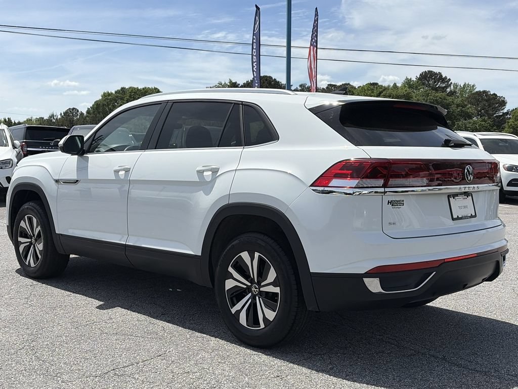 Certified 2024 Volkswagen Atlas Cross Sport SE FWD image 4