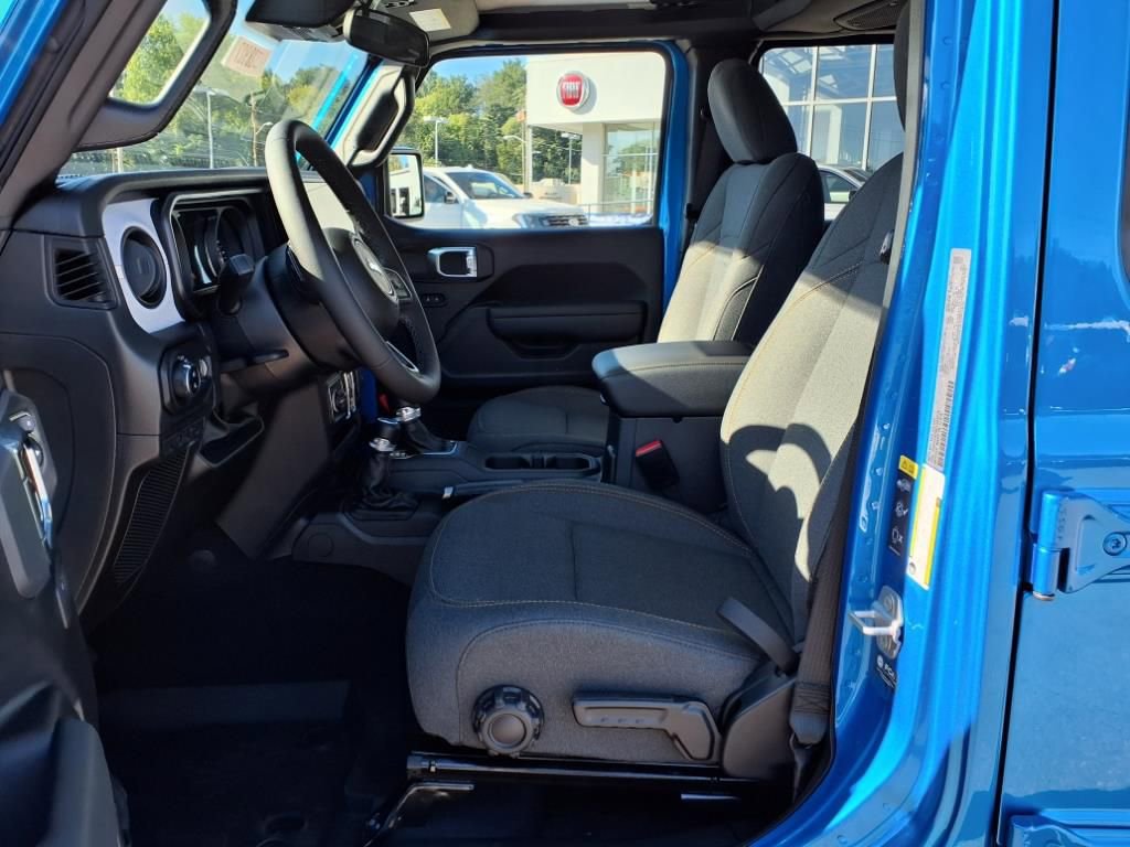 New 2025 Jeep Gladiator Sport image 5