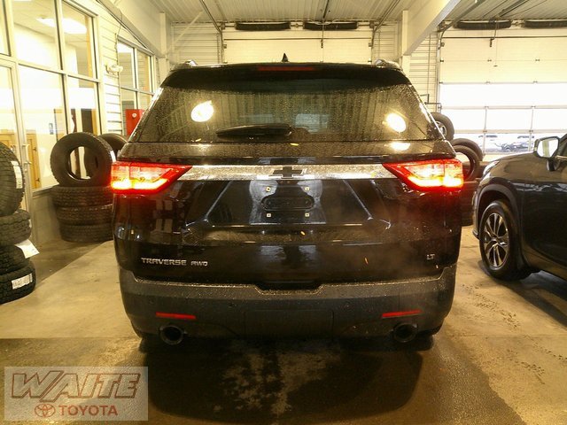 Used 2020 Chevrolet Traverse LT image 3