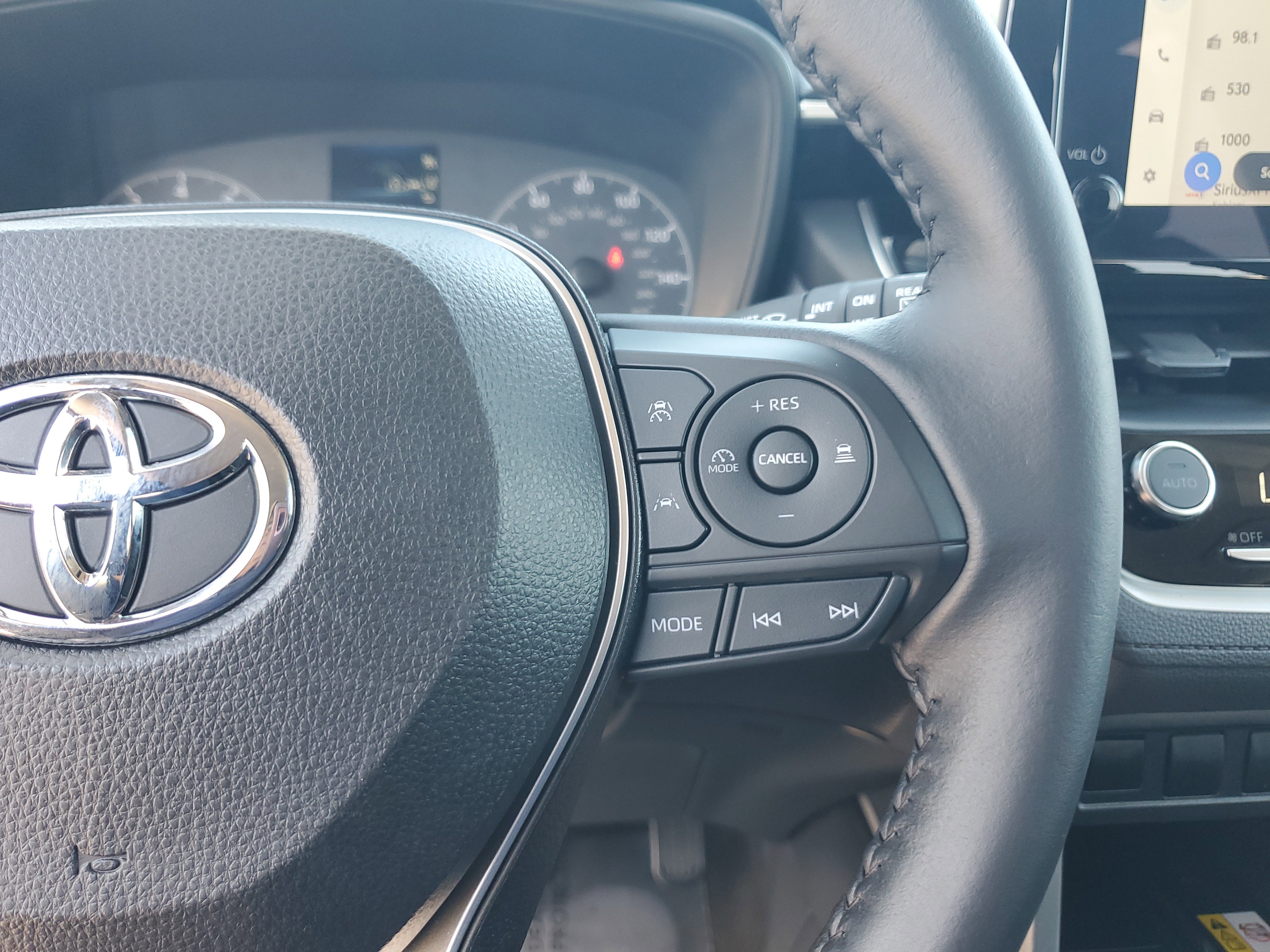 Used 2023 Toyota Corolla Cross LE image 21