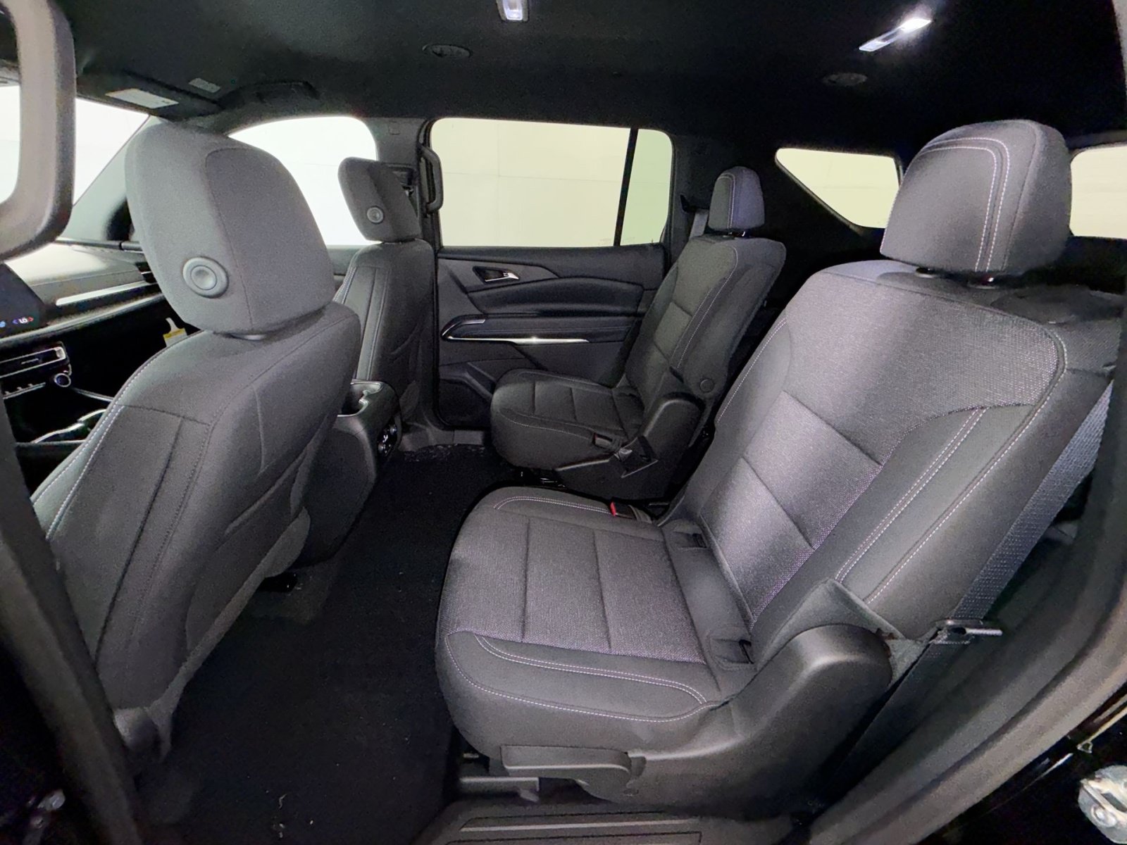 New 2027 Chevrolet Traverse LT w/ Midnight/Sport Edition FWD image 24
