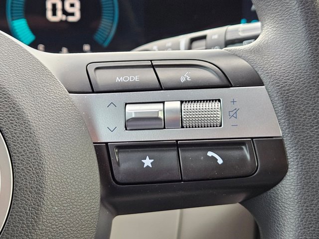 Certified 2025 Hyundai Tucson SE image 29