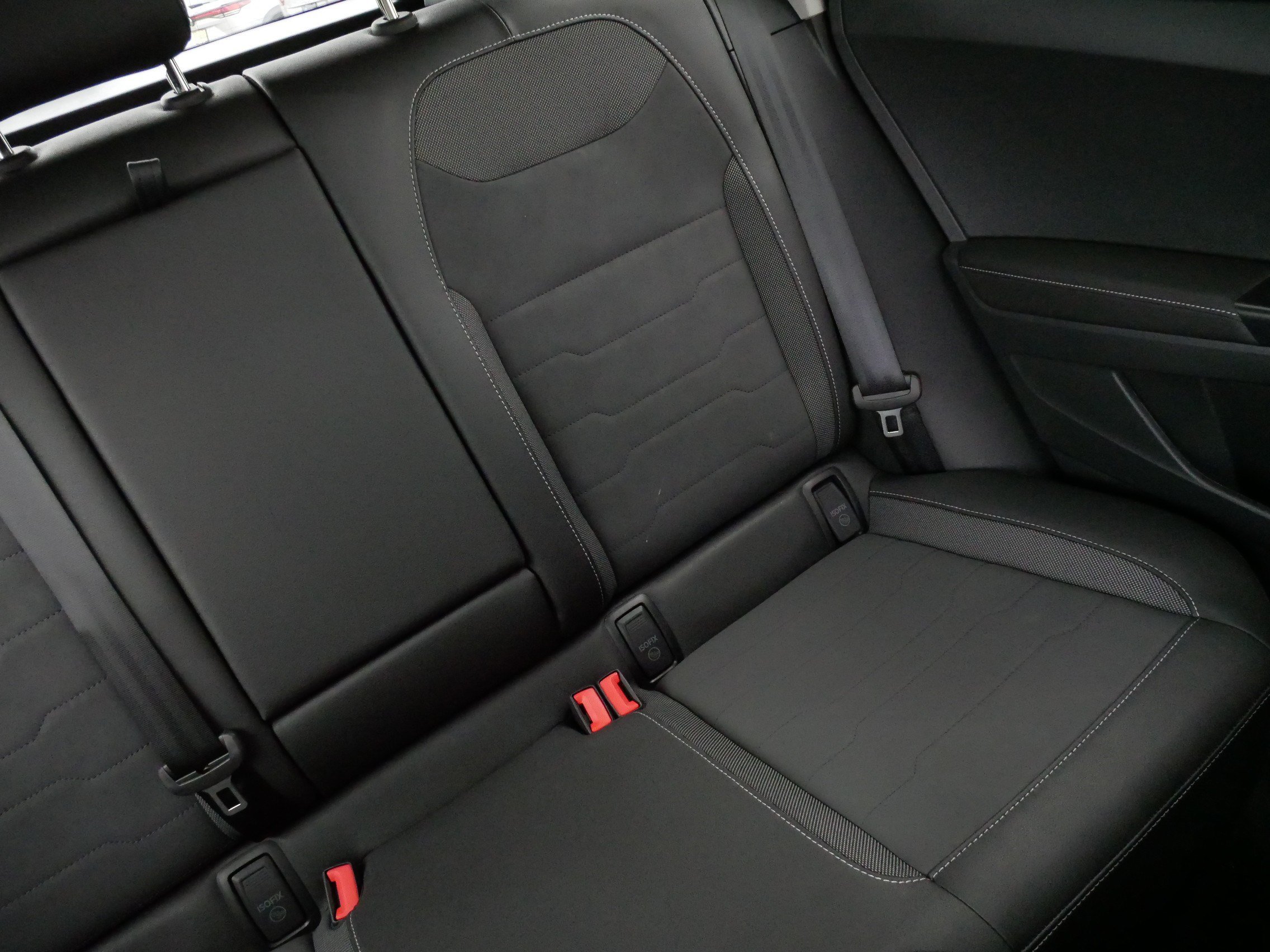 Certified 2025 Volkswagen Taos SE AWD/4WD image 14