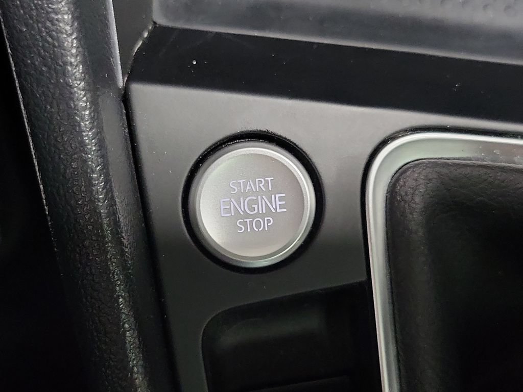 Used 2023 Volkswagen Jetta SE w/ Panoramic Sunroof Package FWD image 47