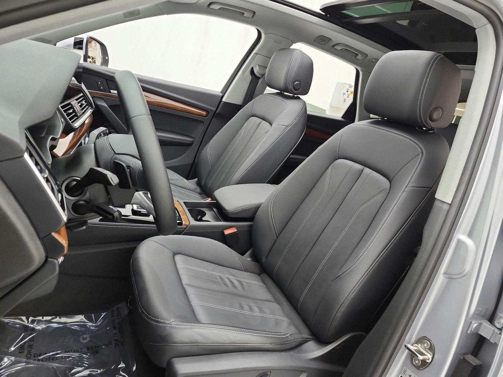 Used 2023 Audi Q5 2.0T Premium Plus w/ Premium Plus Package AWD/4WD image 10