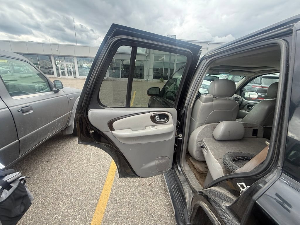 Used 2005 Buick Rainier CXL AWD/4WD image 15