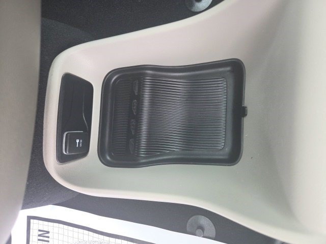 Used 2023 Chrysler Voyager LX FWD image 37