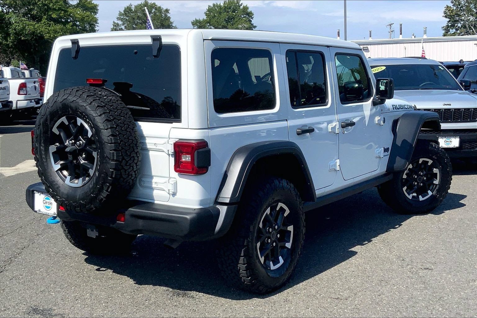 Used 2024 Jeep Wrangler Unlimited Rubicon 4xe w/ Capability Package AWD/4WD image 12