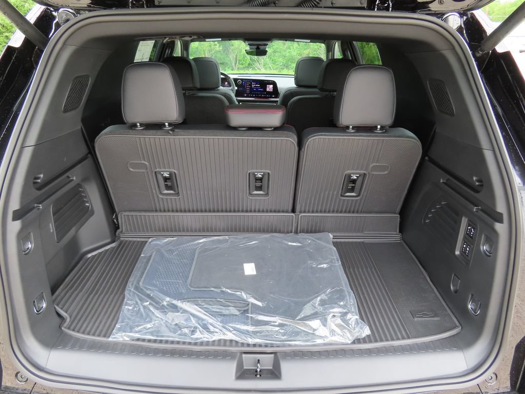 New 2026 Chevrolet Traverse RS w/ LPO, Floor Liner Package AWD/4WD image 20