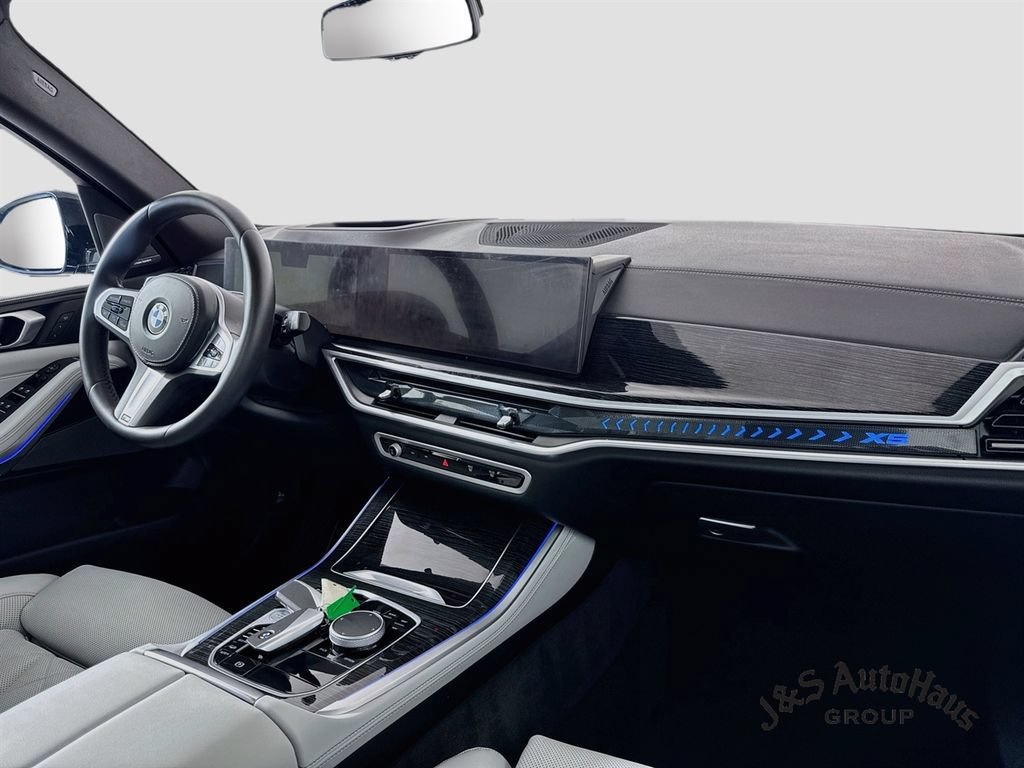 Used 2025 BMW X5 xDrive40i w/ M Sport Package AWD/4WD image 31