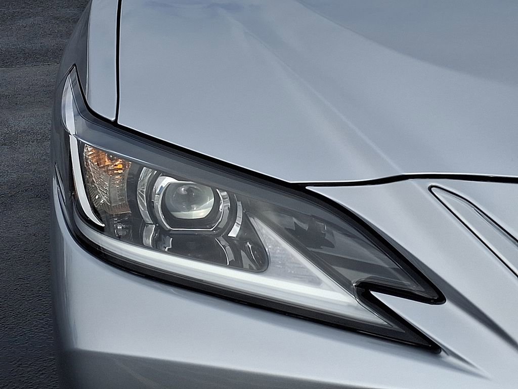 Used 2024 Lexus ES 350 w/ Premium Package image 12