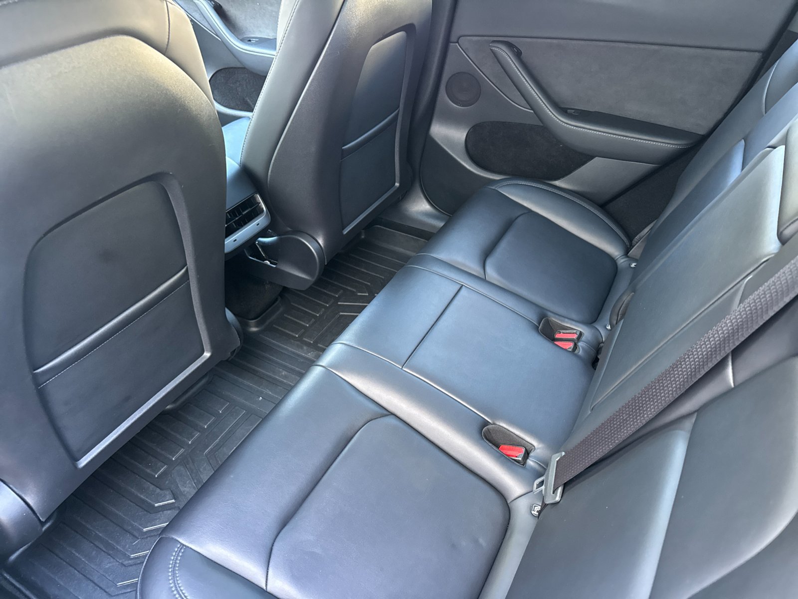 Used 2023 Tesla Model Y 2WD image 12