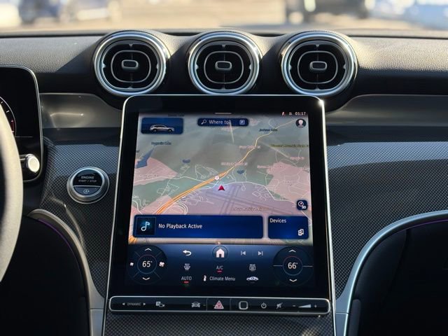 Used 2025 Mercedes-Benz GLC 300 4MATIC image 32