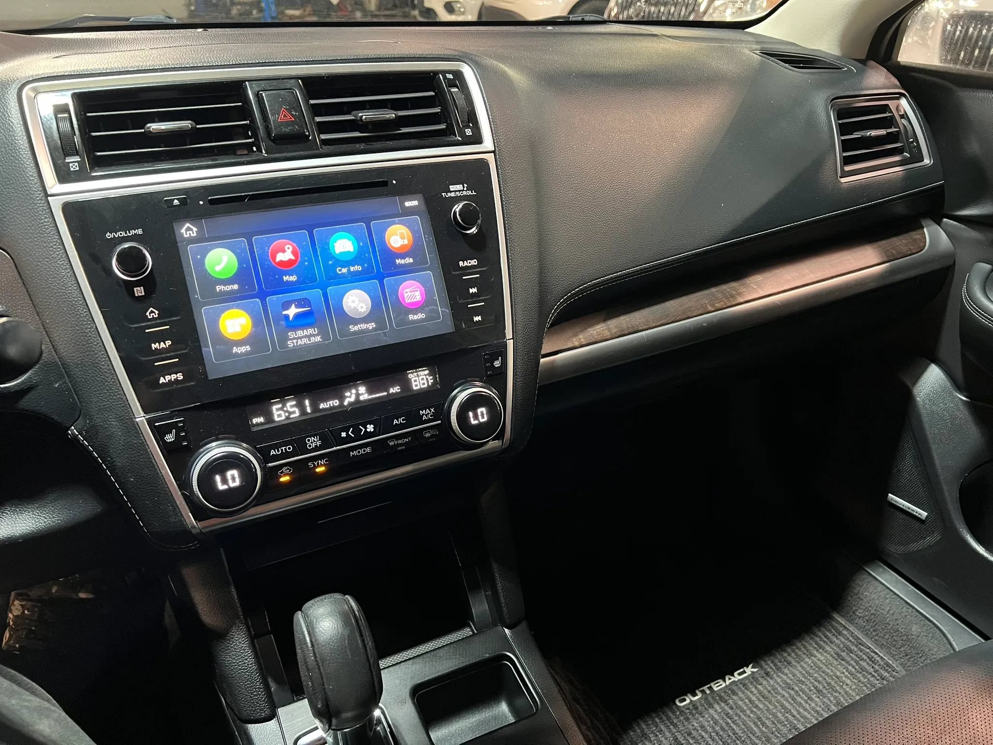 Used 2019 Subaru Outback 2.5i Limited AWD/4WD image 12