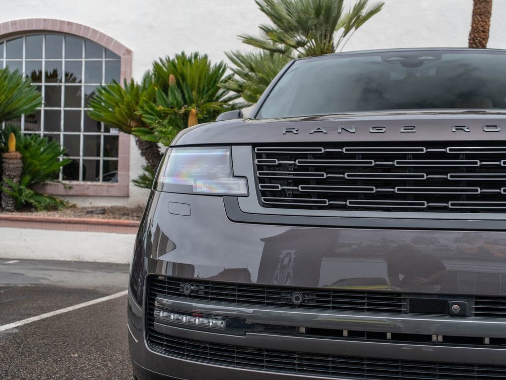 Used 2025 Land Rover Range Rover SE AWD/4WD image 11