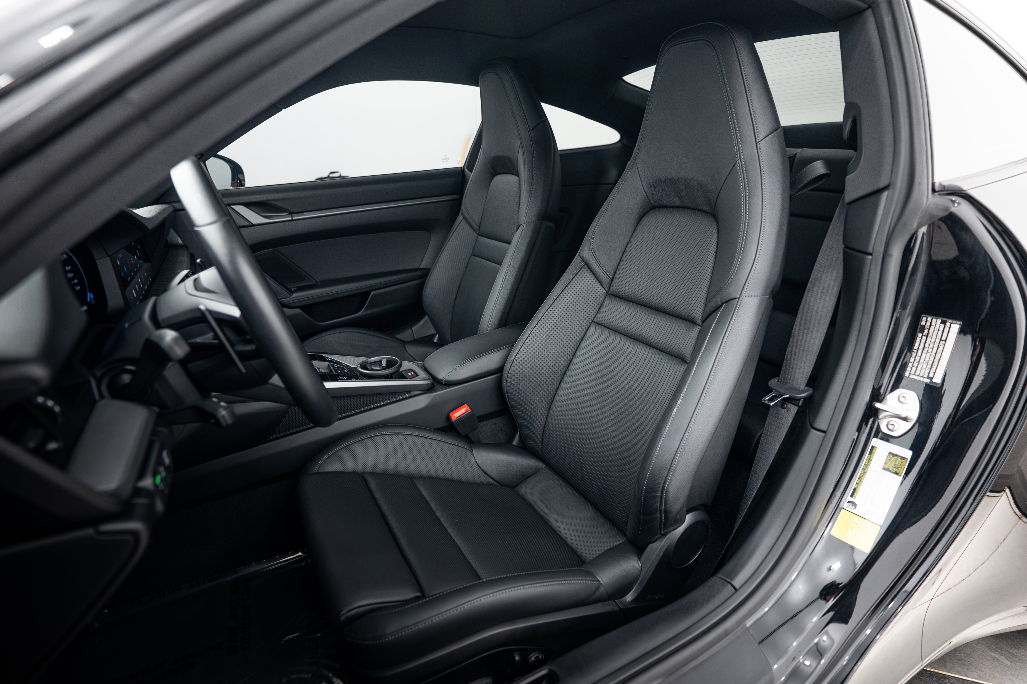 Certified 2025 Porsche 911 Carrera w/ Premium Package RWD image 5