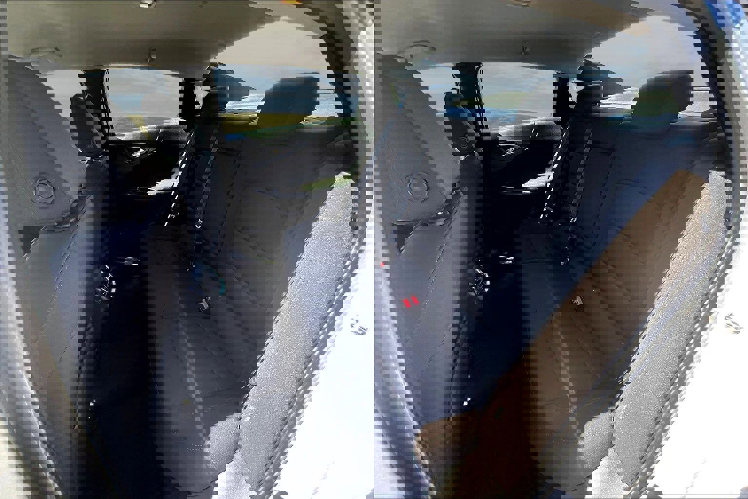 Used 2018 Chevrolet Malibu LT FWD image 14