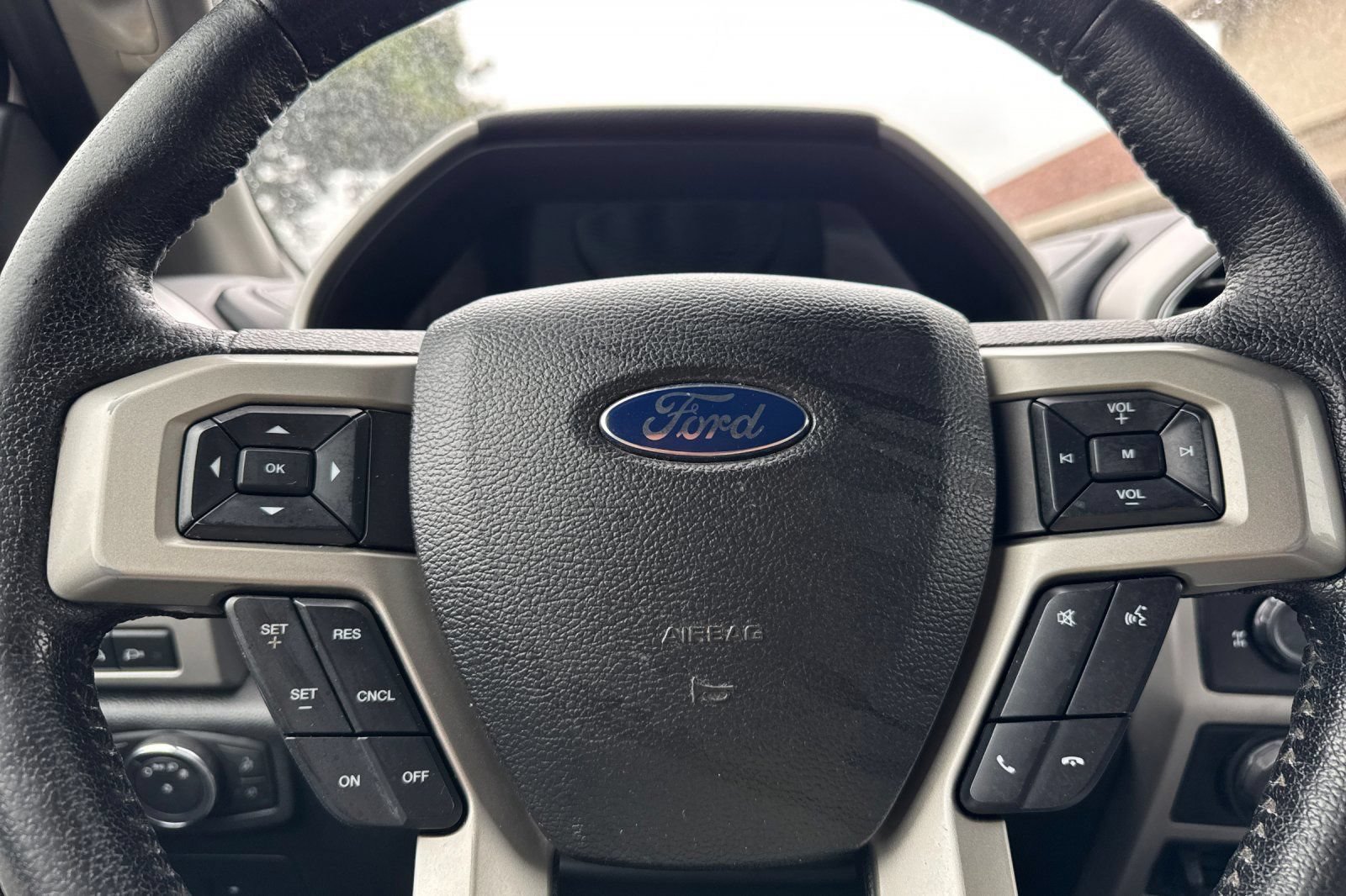Used 2016 Ford F150 Lariat w/ Equipment Group 502A Luxury RWD image 33