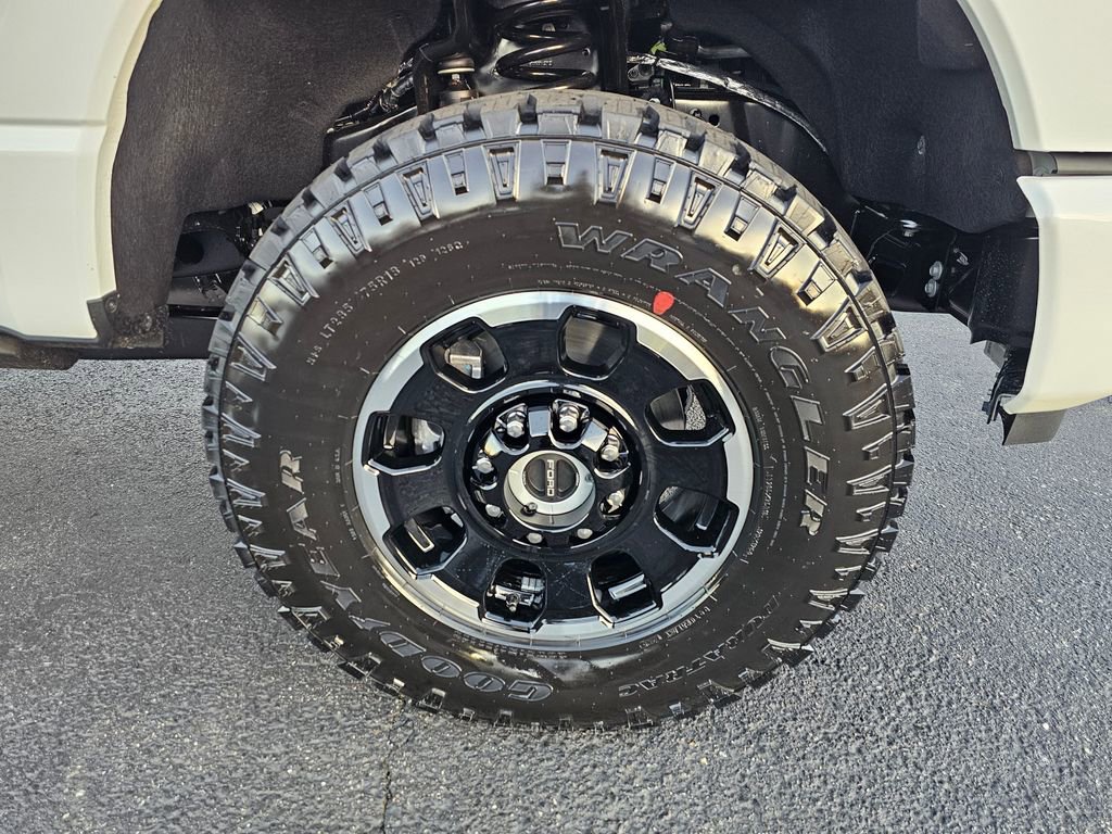 New 2026 Ford F350 Platinum w/ Tremor Off-Road Package image 9