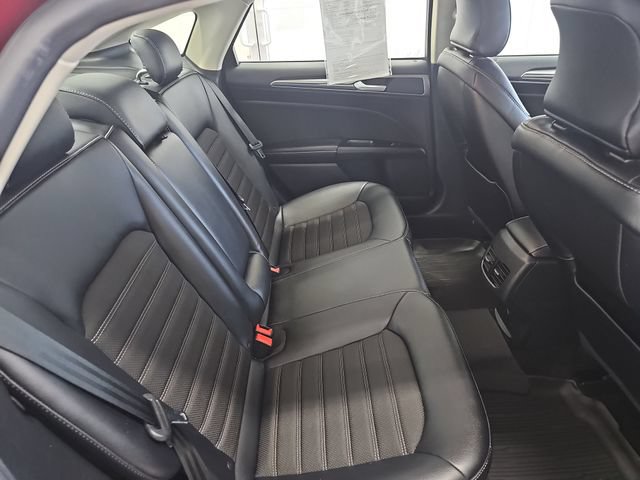 Used 2017 Ford Fusion SE w/ Equipment Group 201A FWD image 31