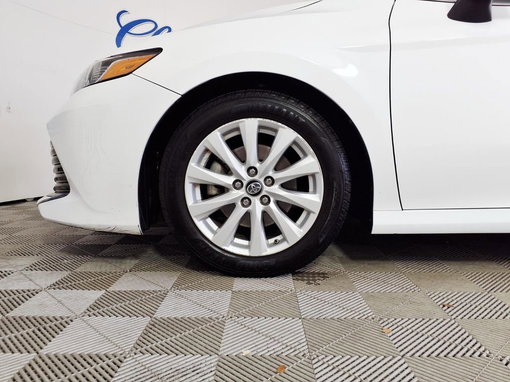 Used 2019 Toyota Camry LE FWD image 7