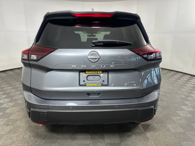 Certified 2026 Nissan Rogue SV image 4