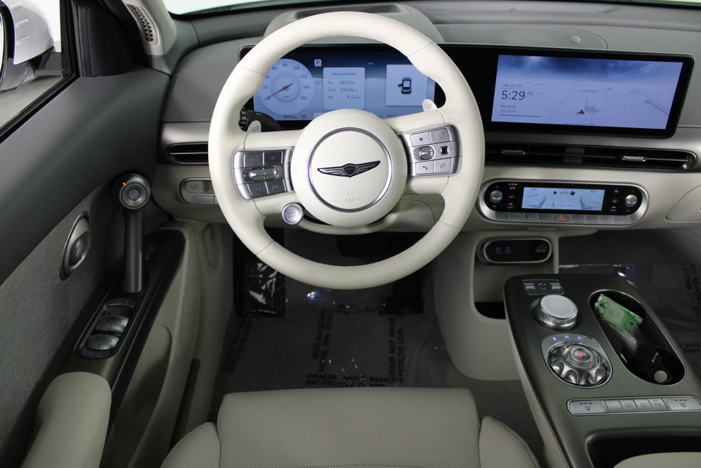 Used 2025 Genesis GV60 RWD image 6