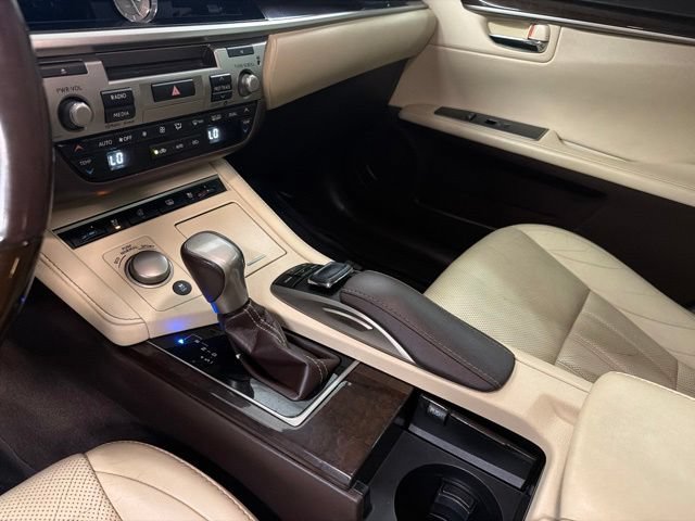 Used 2018 Lexus ES 350 w/ Luxury Package w/Wood Trim FWD image 36