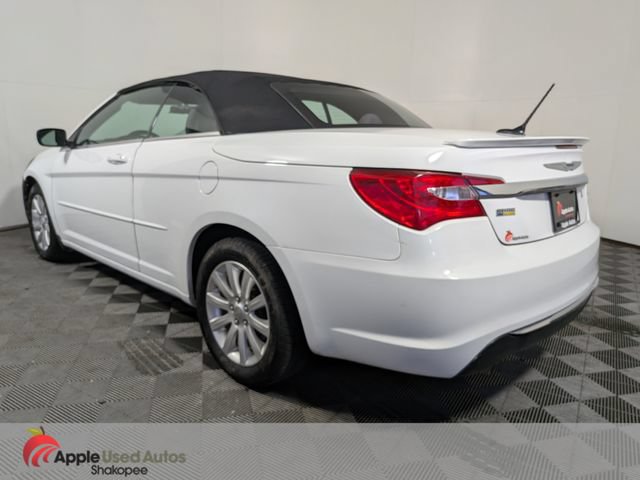 Used 2012 Chrysler 200 Touring FWD image 4