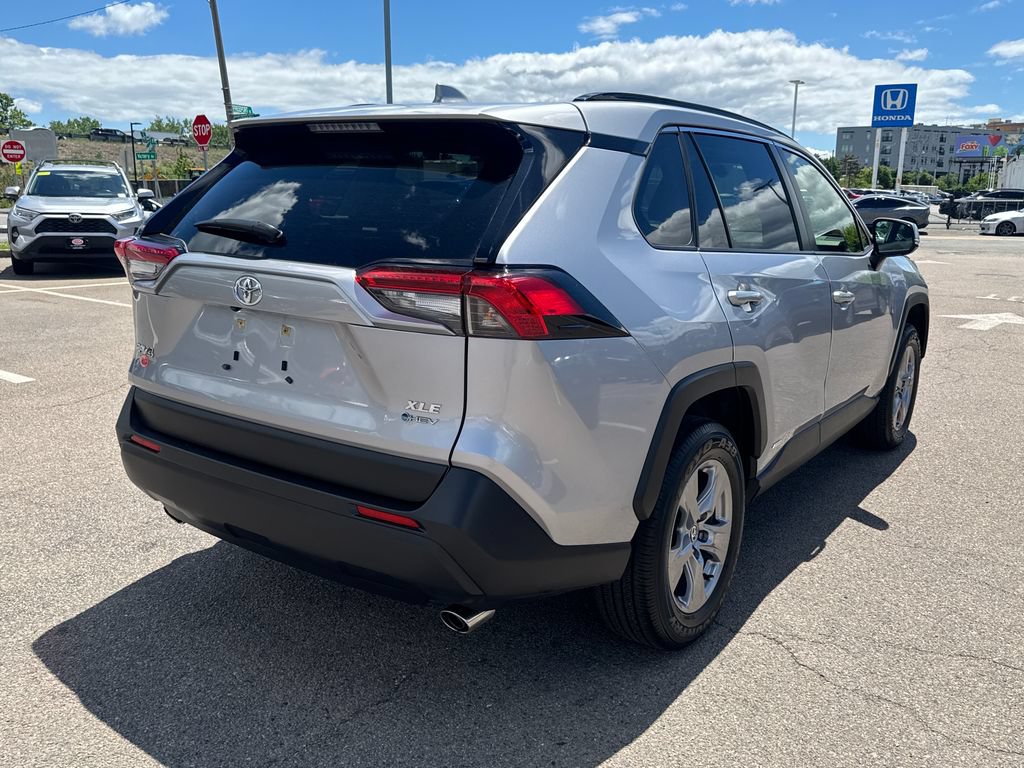 Used 2025 Toyota RAV4 XLE w/ Convenience Package AWD/4WD image 9