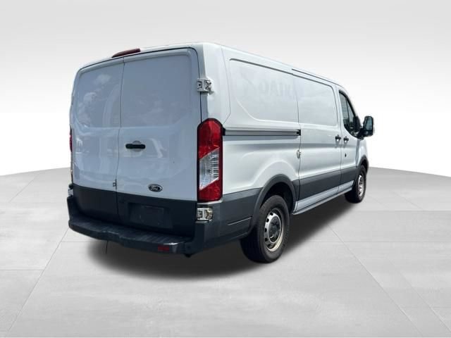 Used 2017 Ford Transit 150 130 Low Roof RWD image 7