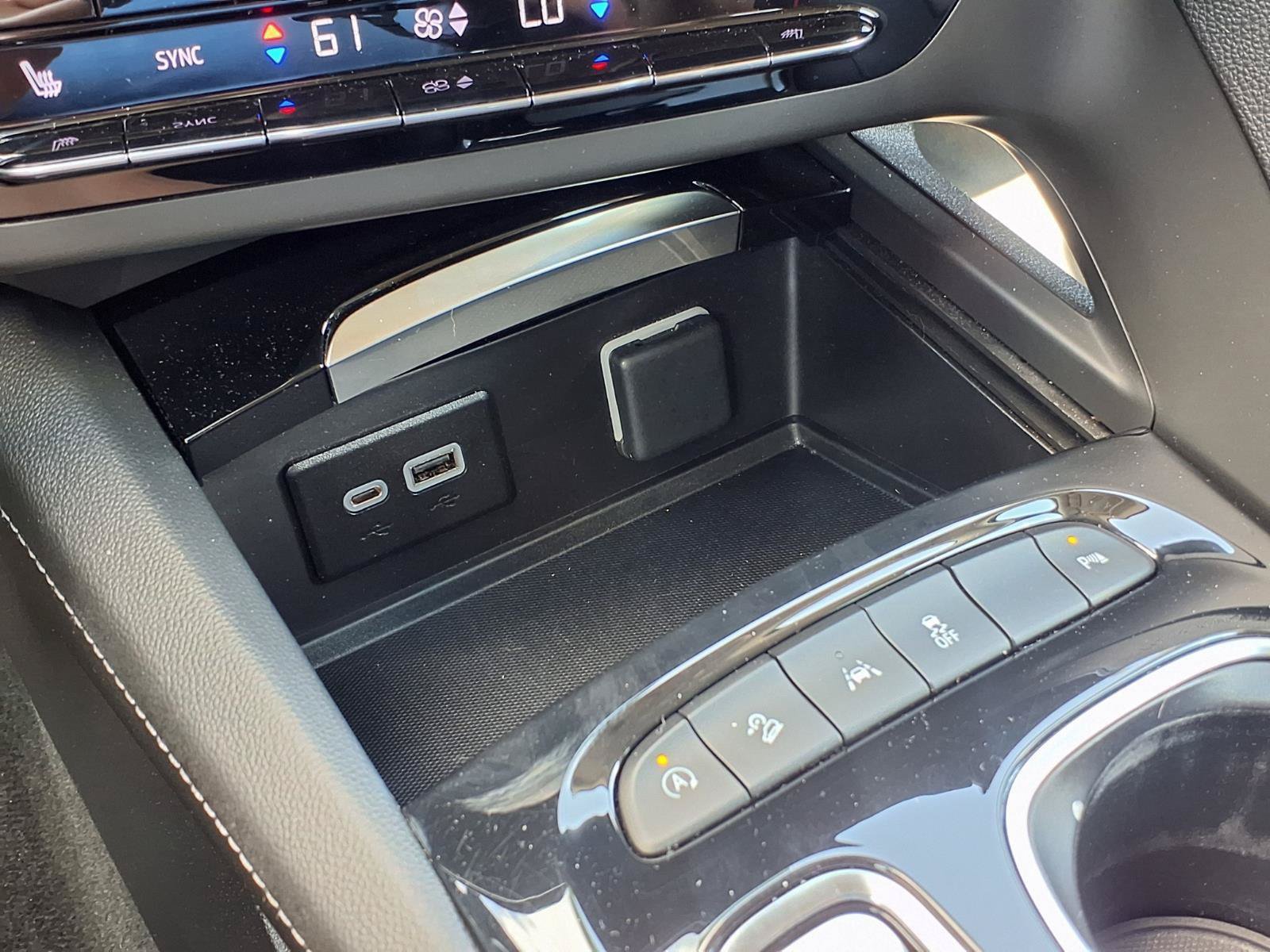 Used 2023 Buick Envision Essence w/ Sport Touring Package AWD/4WD image 7