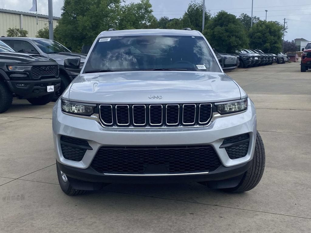 New 2026 Jeep Grand Cherokee Laredo RWD image 32