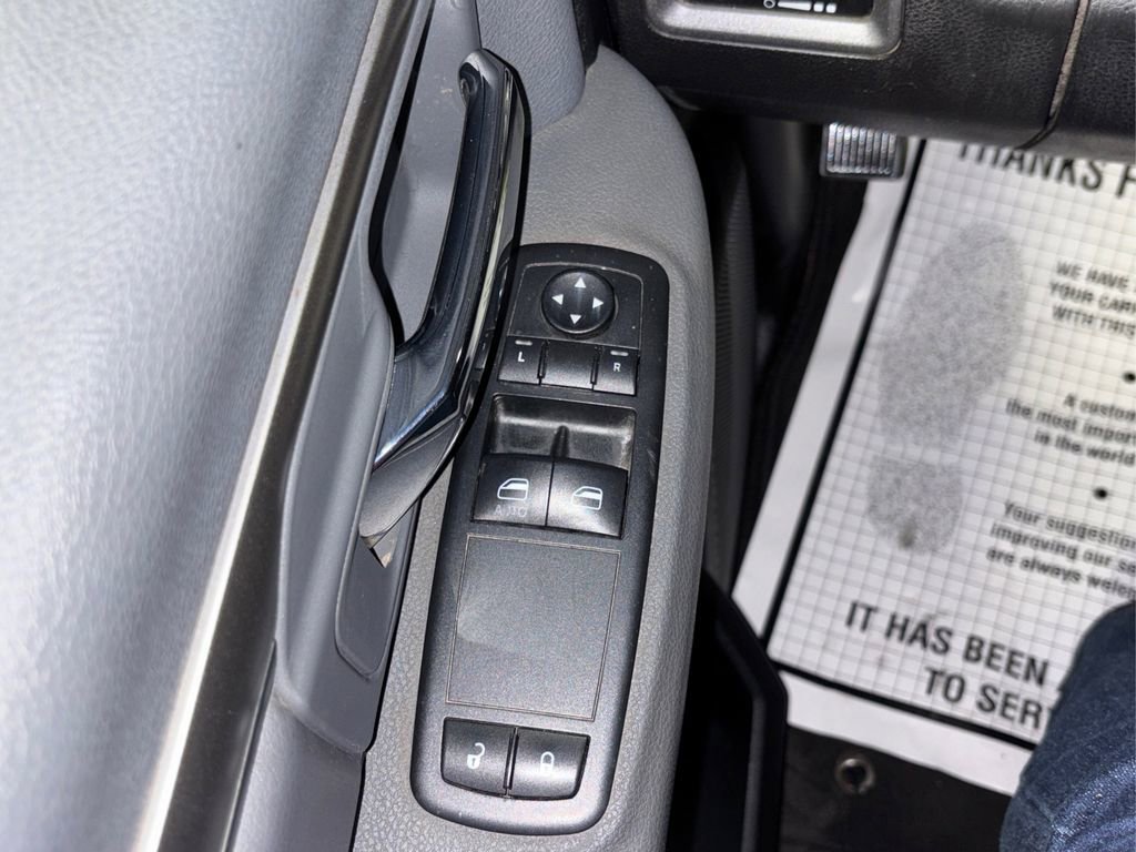 Used 2014 RAM 1500 Express image 19